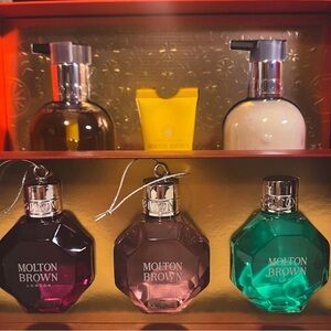 NIB Molton Brown Luxury Bundle: 5pc Flora Luminaire Hand Set & Body Wash Trio